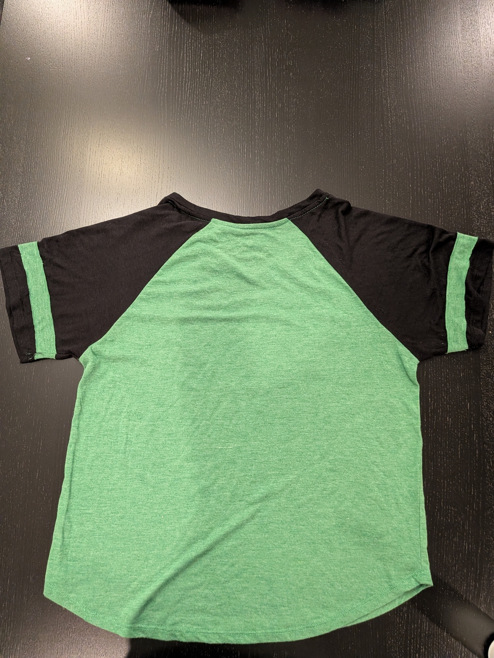 Colosseum Oregon Ducks Green and Black Raglan Tee - Picture 7 of 9